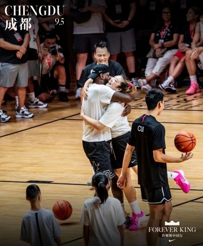 华体会登陆-关于鼓舞人心的篮球比赛,让球迷沉醉其中的信息  第1张 华体会登陆-关于鼓舞人心的篮球比赛,让球迷沉醉其中的信息  第1张